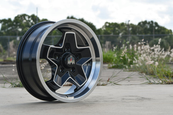 944 COOKIE CUTTER | Gloss Black Machined Face Edge