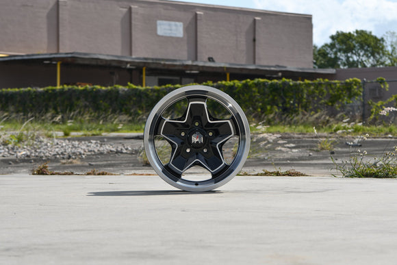 944 COOKIE CUTTER | Gloss Black Machined Face Edge