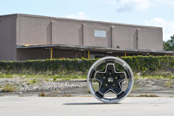 944 COOKIE CUTTER | Gloss Black Machined Face Edge