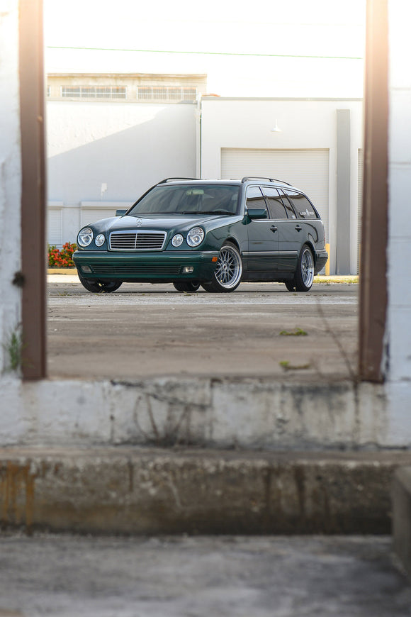 PRO TRAK | Gunmetal Polished Lip | 18x8.0 ( 5x100 )