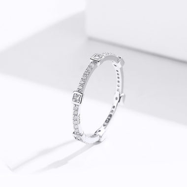 925 Sterling Silver Ring with Pavé Setting CZ - Size 6.0 - 0