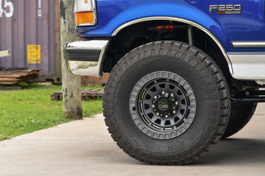 Overland Sector Venture 17x9 +0 8x165mm 121.2mm Satin Grey - 0