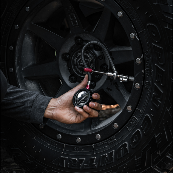 Lightning™ RX4 Tire Deflator with Gauge - 60 PSI | Rapid Off Road Air Down Tool